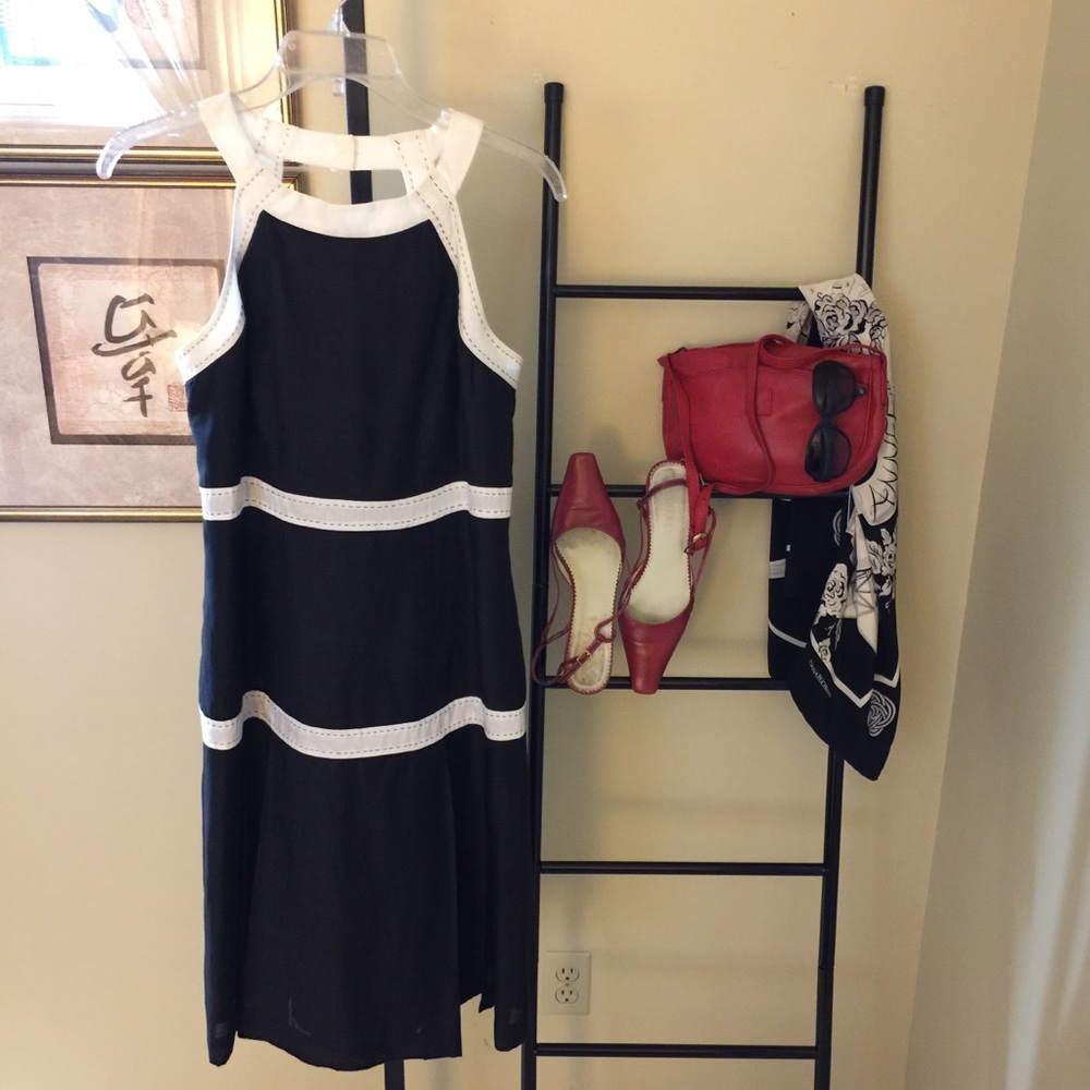 HOST PICK 🎉🎊Due Per Due Veste, Sleeveless Dress!❌❌SOLD - Picture 2 of 11